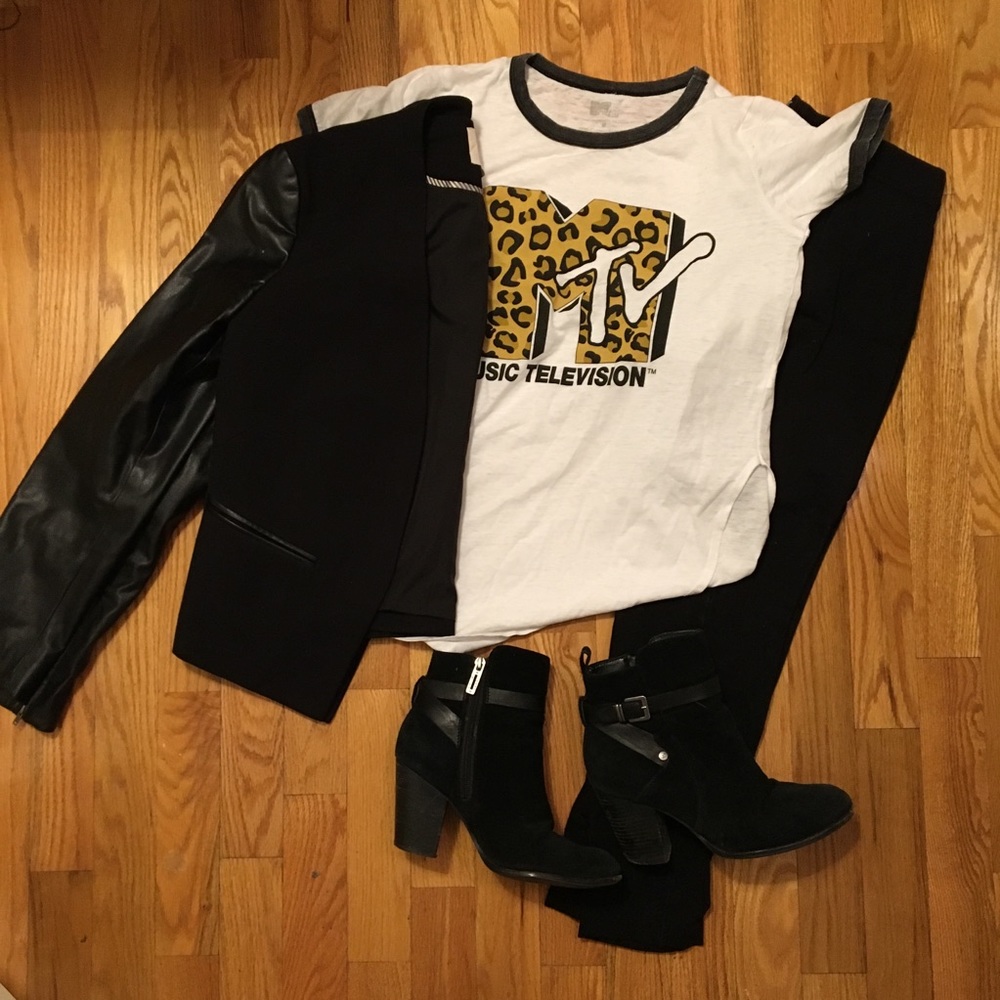 Retro Ladies MTV Tee